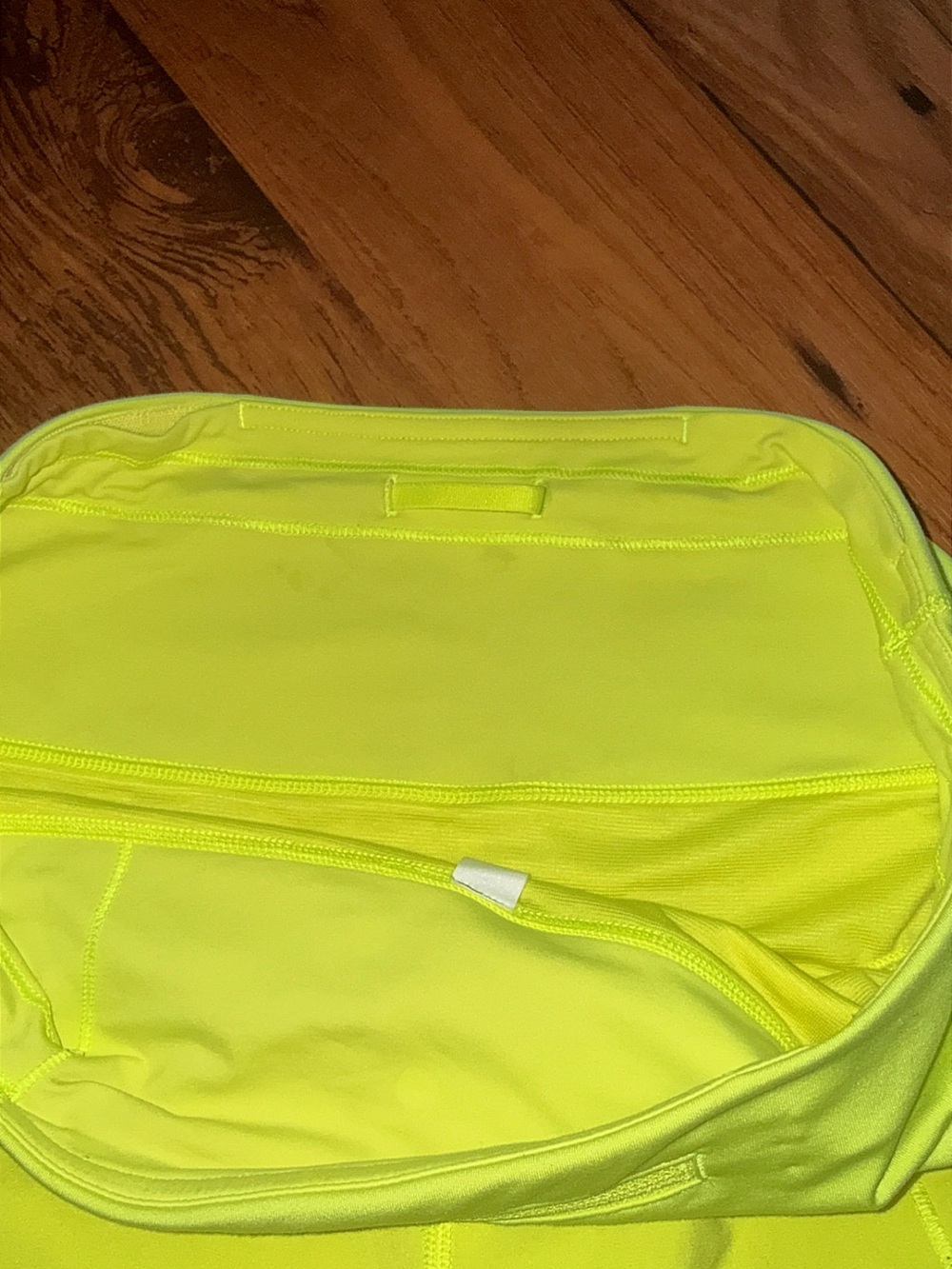 Excellent Lululemon Speed Up high rise Shorts highlighter yellow size 6 2.5” - Picture 11 of 14